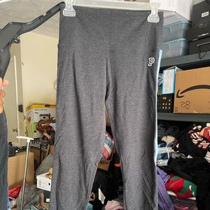 Grey ankle length leggings